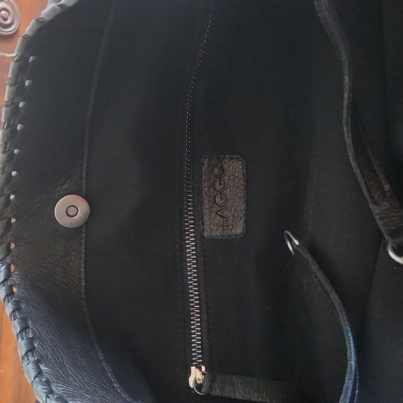 Women's NWOT, LAGGO Black Shoulder Bag, Magnetic Clasp, Zipper Pocket $75 - Picture 4 of 4